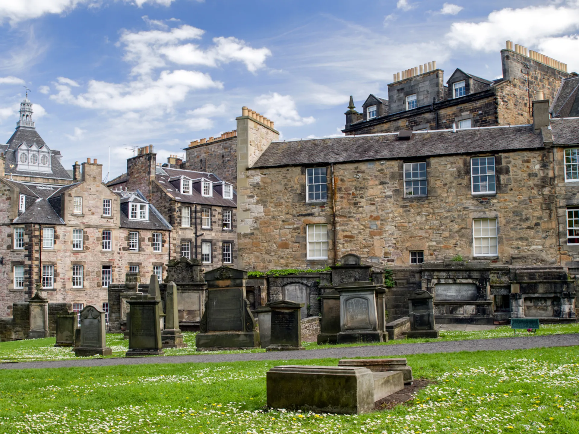 Vista del Cementerio de Greyfriars - Cementerio de Greyfriars - Qué ver en Edimburgo - Guía de Viajes Edimburgo - Buendía Tours