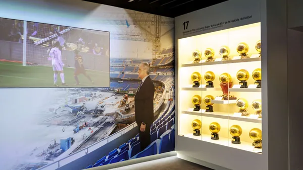 Las vitrinas del interior del Bernabéu esconden verdaderos tesoros.