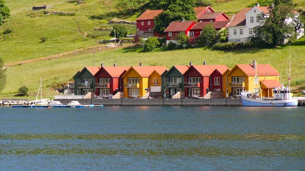 casas-colores-fiordo-oslo.jpg
