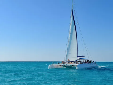excursión catamarán Cabo Creus Cap Creus Roses Cataluña