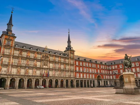 Plaza Mayor Madrid al atardecer con Espectaculo Flamenco Opcional