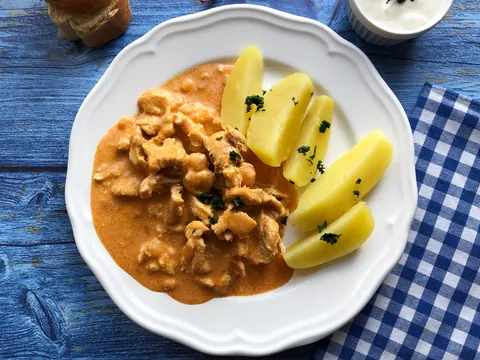 Pörkölt y paprikás  - Comida típica de Budapest - Comer en Budapest - Guía de viaje Budapest - Buendía Tours