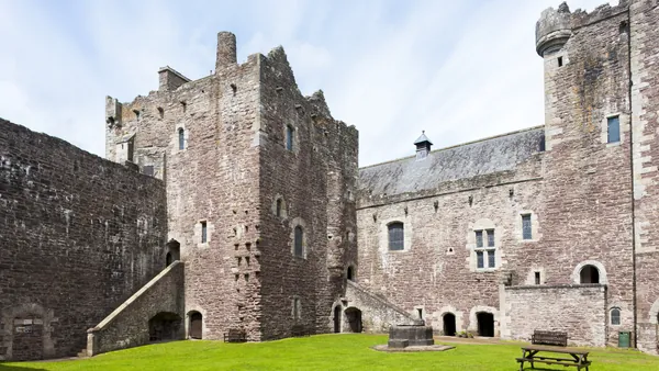 Castillo de Doune, una fortaleza medieval ubicada en Doune
