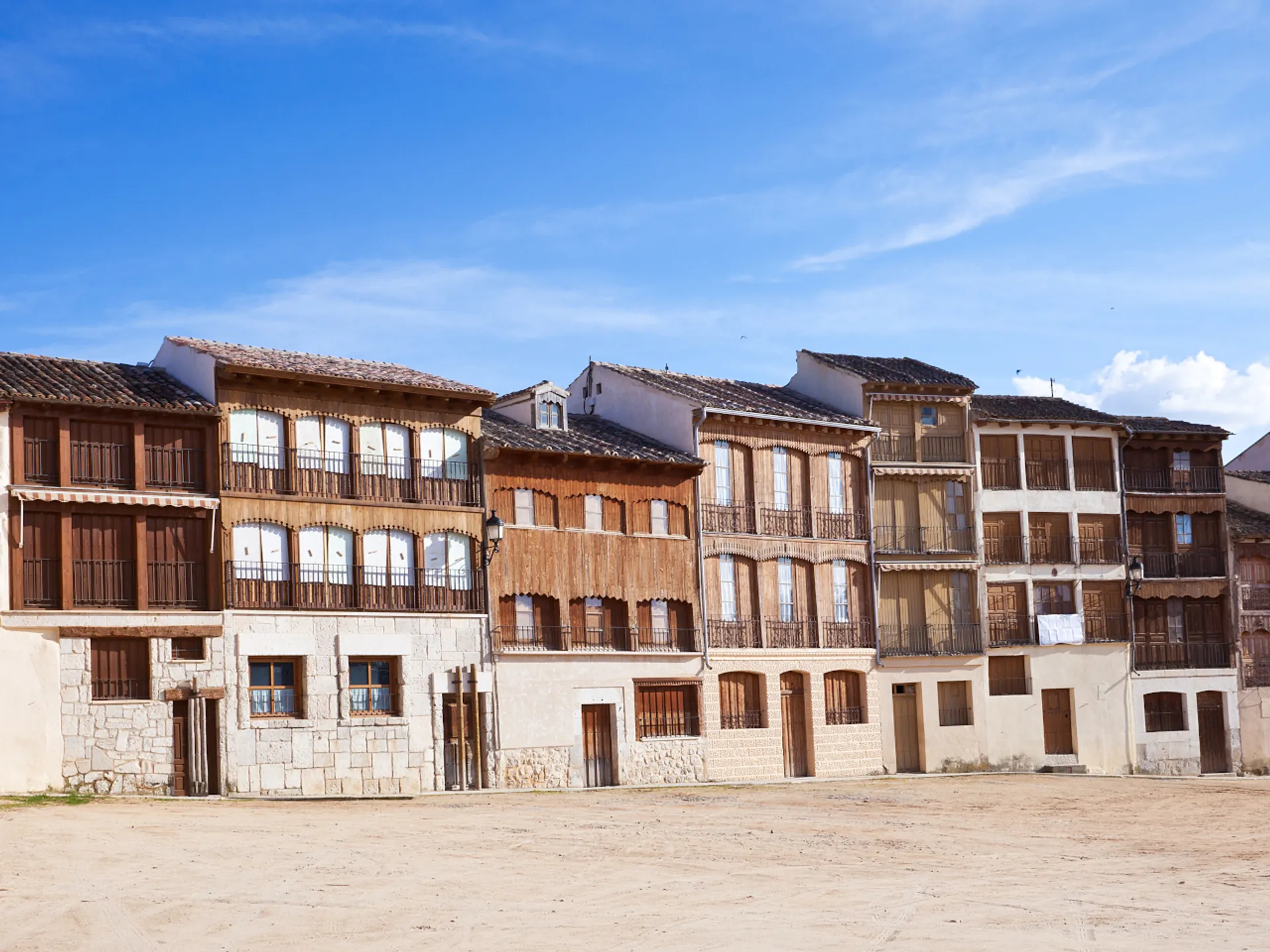 Plaza del Coso de Peñafiel - Las 15 Plazas de España que no te puedes perder - Blog - Buendía Tours