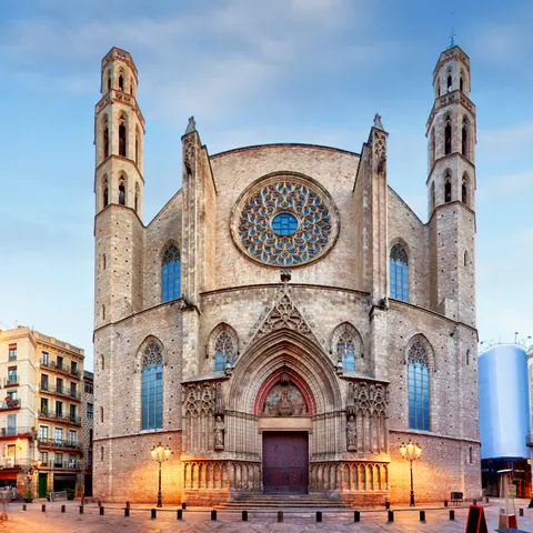 Vista fachada principal de la Catedral del Mar - Catedral del Mar de Barcelona - Qué ver en Barcelona - Guía de Viajes de Barcelona - Buendía Tours