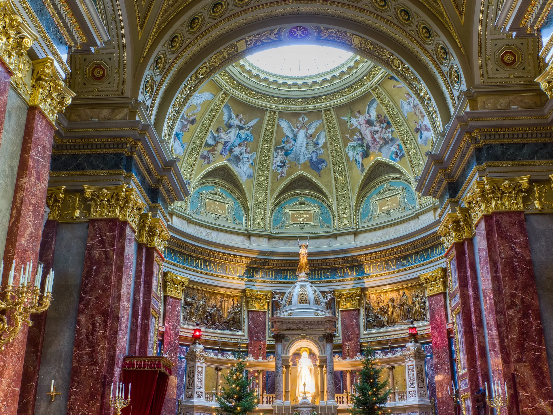 Interior Basílica de San Esteban de Budapest-Que ver en Budapest-BuendíaTours