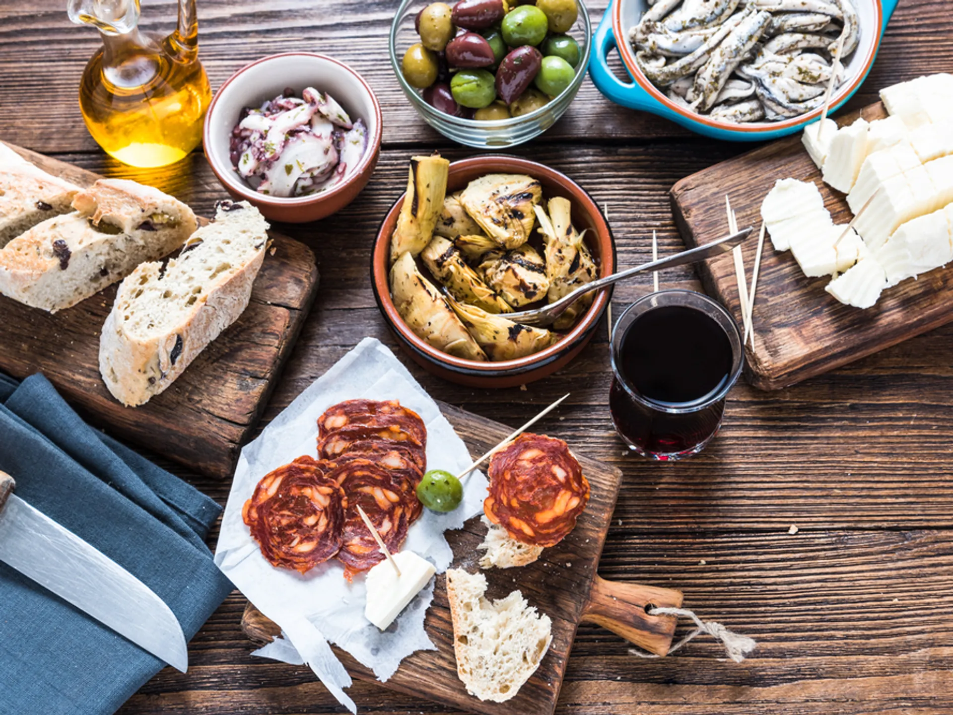 Tapas típicas de Granada Tapas en Granada - Comer en Granada - Guía de viaje Granada - Buendía Tours