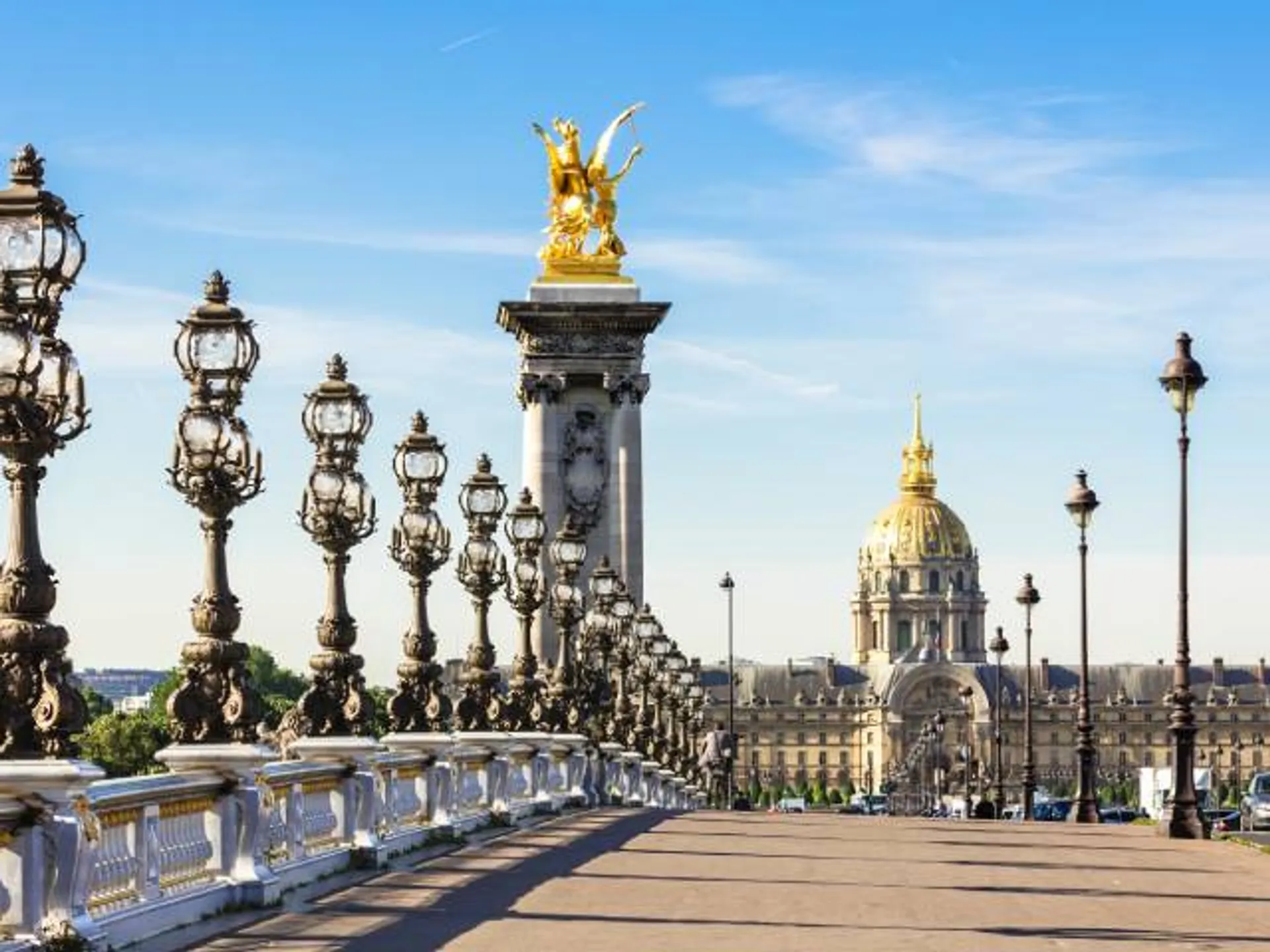 Puente Alejandro III en París