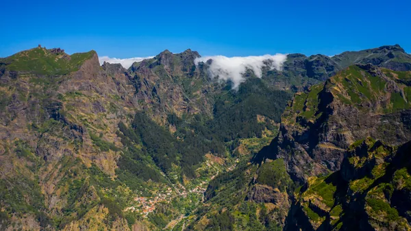 excursión Madeira Funchal Acantilados Valles Degustacion Vino Skywalk