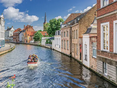 Paseo en barca por Brujas, Bélgica