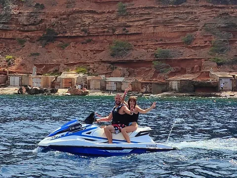 Ruta en moto de agua a Cala Salada