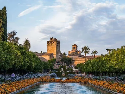 Visita guiada a la Mezquita y el Alcázar de Córdoba con entradas incluidas