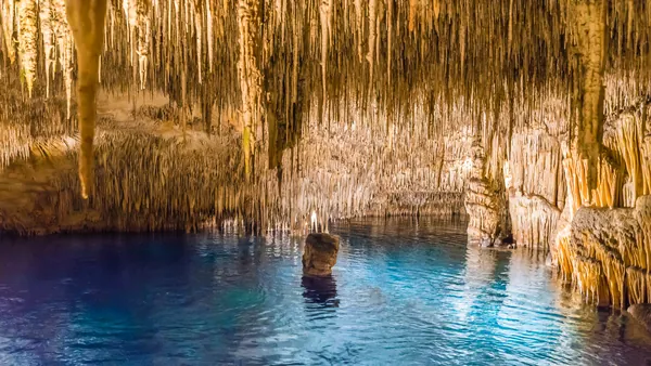 Lago subterráneo de las Cuevas del Drach, Mallorca