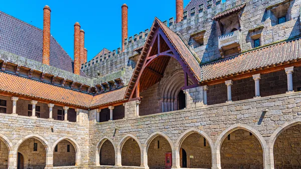 Patio interior del palacio de los Duques de Bragança, Guimaraes