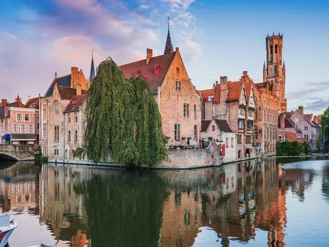 Paseo en barca por los canales de Brujas