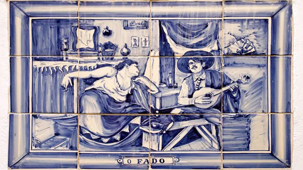 Azulejo sobre el fado en la Mouraria, uno de los barrios históricos de Lisboa
