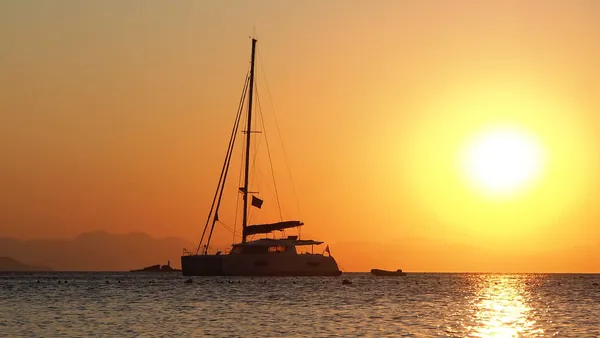 paseo catamarán Puesta Sol Málaga barco Crucero Cava Costa Blanca