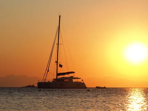 paseo catamarán Puesta Sol Málaga barco Crucero Cava Costa Blanca