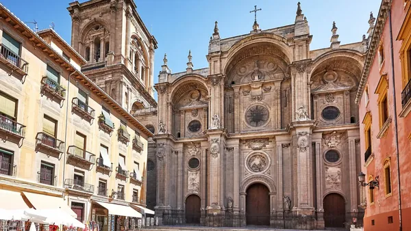 Catedral de Granada vista desde la Plaza de las Pasiegas