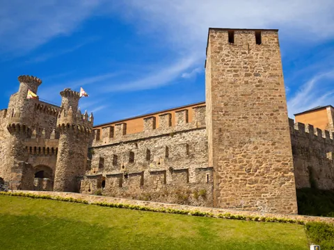 tour a Pie Ponferrada Completo visita guiada Castillo Templarios Castilla León
