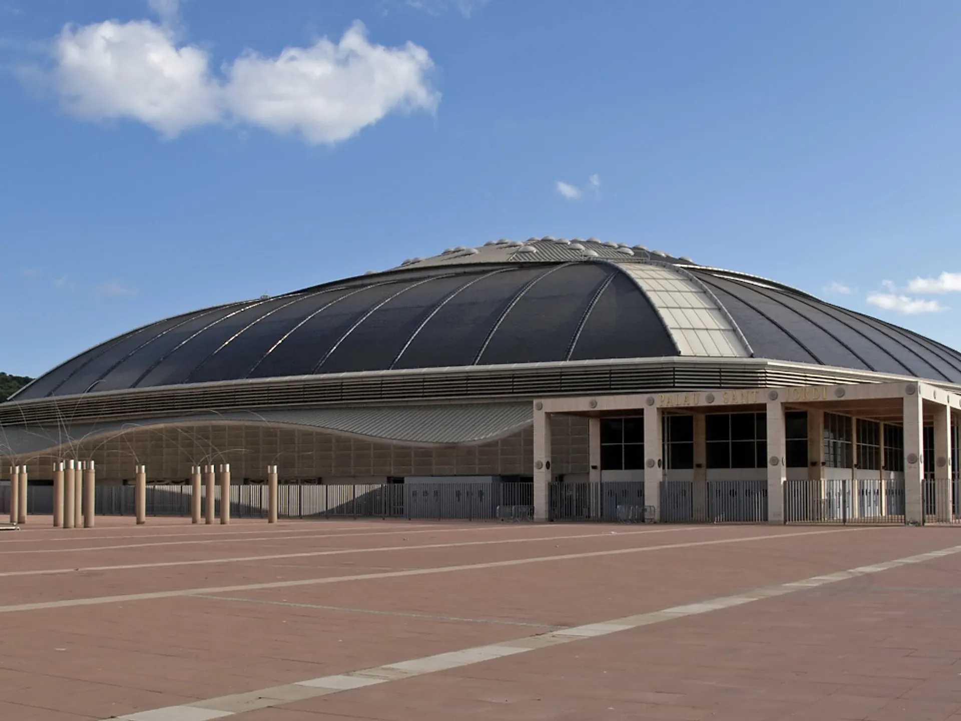 Palau Sant Jordi - 15 joyas arquitectónicas de Barcelona - Blog - Buendia Tours