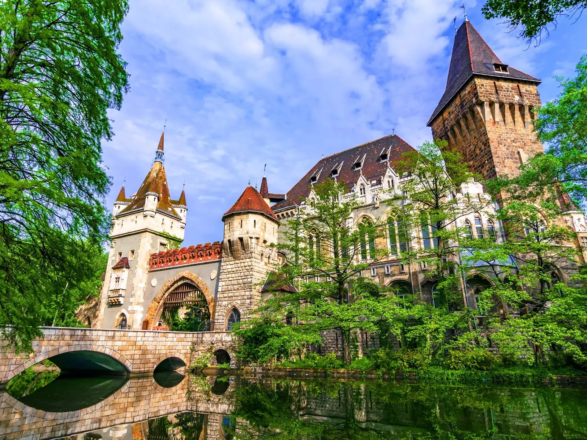 Castillo de Vajdahunyad - Qué ver en Budapest - Guía de Viaje Budapest - Buendía Tours