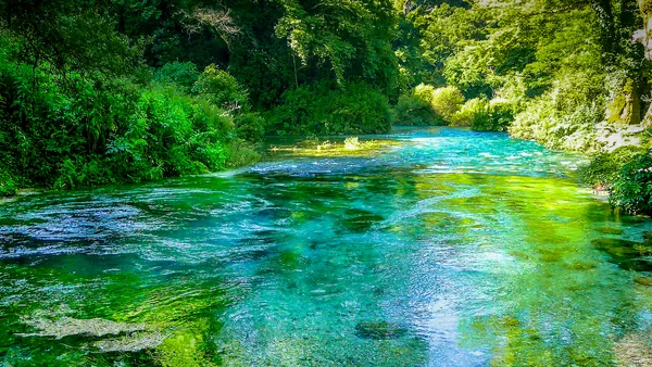 excursión Laguna Ojo Azul desde Saranda Laggon Blue Eye Albania