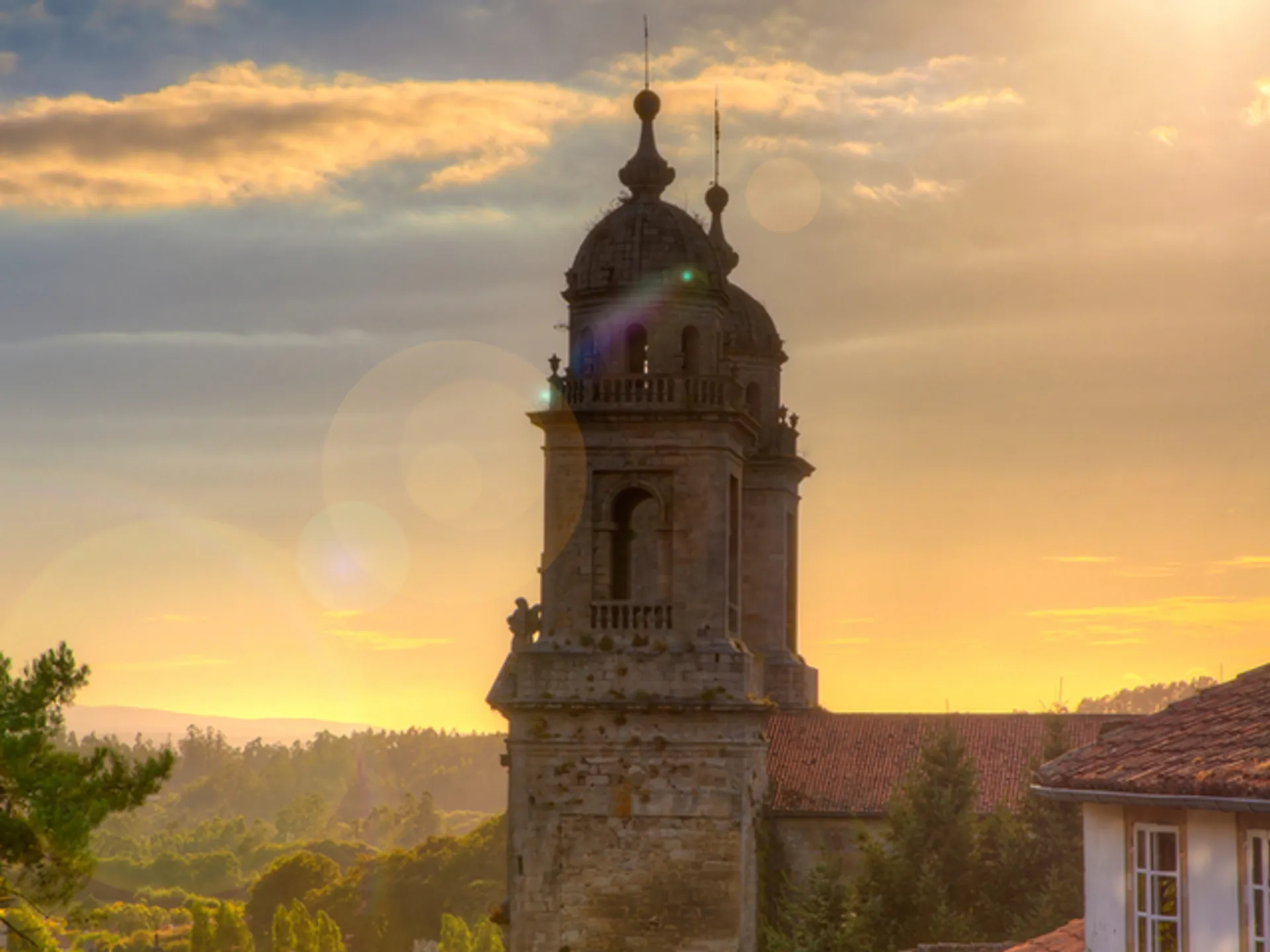 Convento de San Francisco de Valdediós - Qué ver en Santiago - Guía de viaje Santiago de Compostela - Buendía Tours