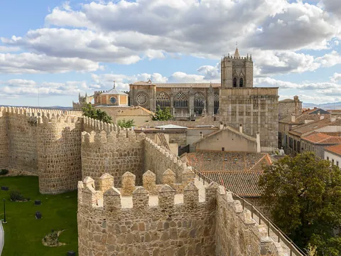 Muralla Catedral free tour Avila