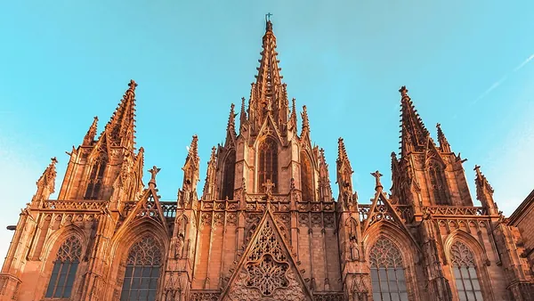 Fachada y pináculos de la Catedral de Barcelona