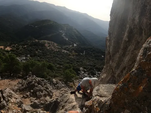 Vistas desde la vía ferrata en Benalauría, Málaga