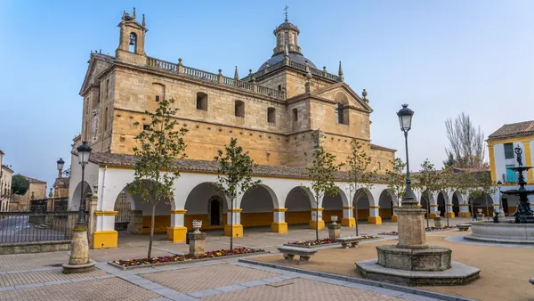 Plaza Ciudad Rodigo tour Pie