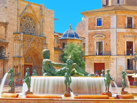 Fuente del Turia en la Plaza de la Virgen de Valencia