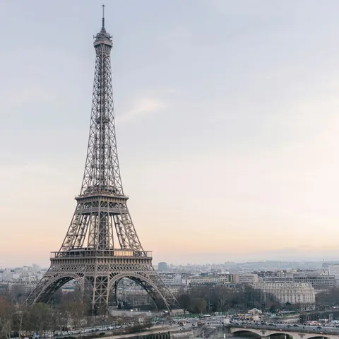 Torre Eiffel París Free Tour