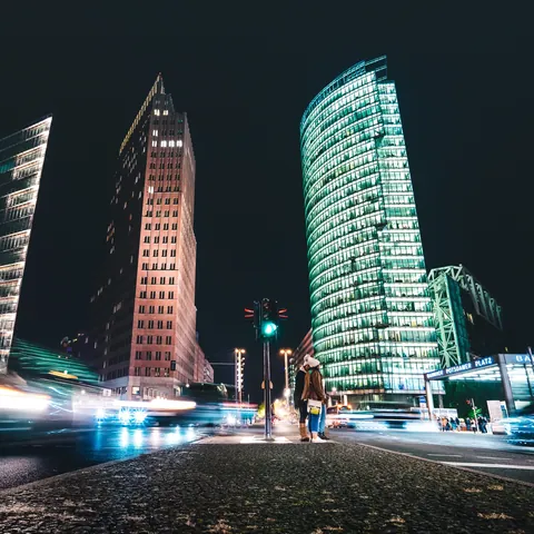 Vista nocturna de Potsdamer Platz, Berlín