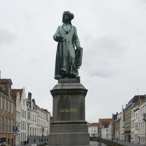 Estatua de Jan van Eyck en la plaza con el mismo nombre, Bélgica