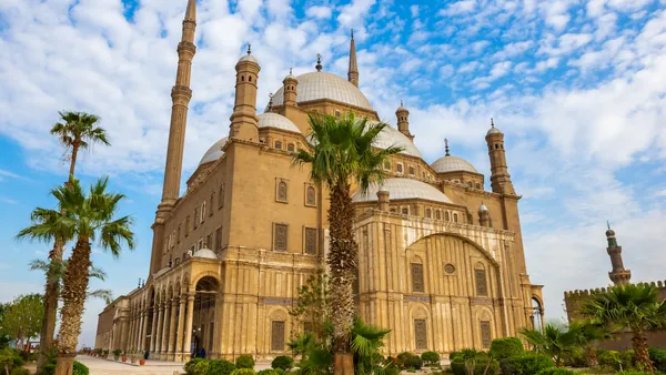 Qué hacer en El Cairo entre pirámides, mercados y una de las ciudades más intensas del mundo