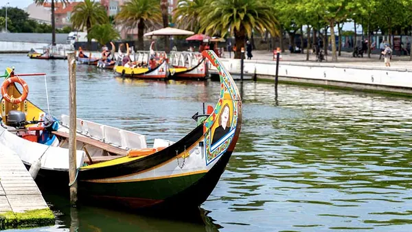 paseo en barco Canales Moliceiro Aveiro