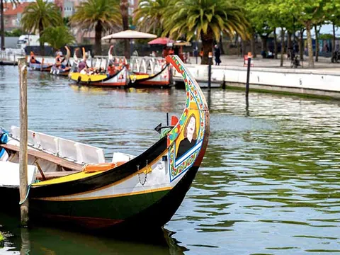 paseo en barco Canales Moliceiro Aveiro
