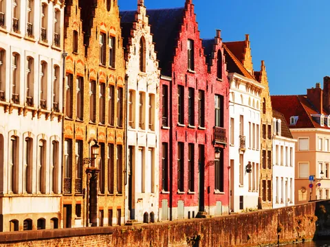 Casas de colores de Brujas - HOME Brujas - Guía de Viajes Brujas - Buendía