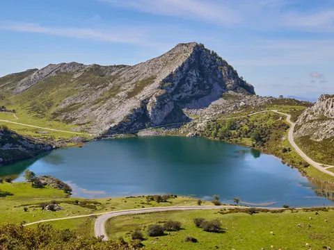 Panorámica del lago Enol, Picos de Europa