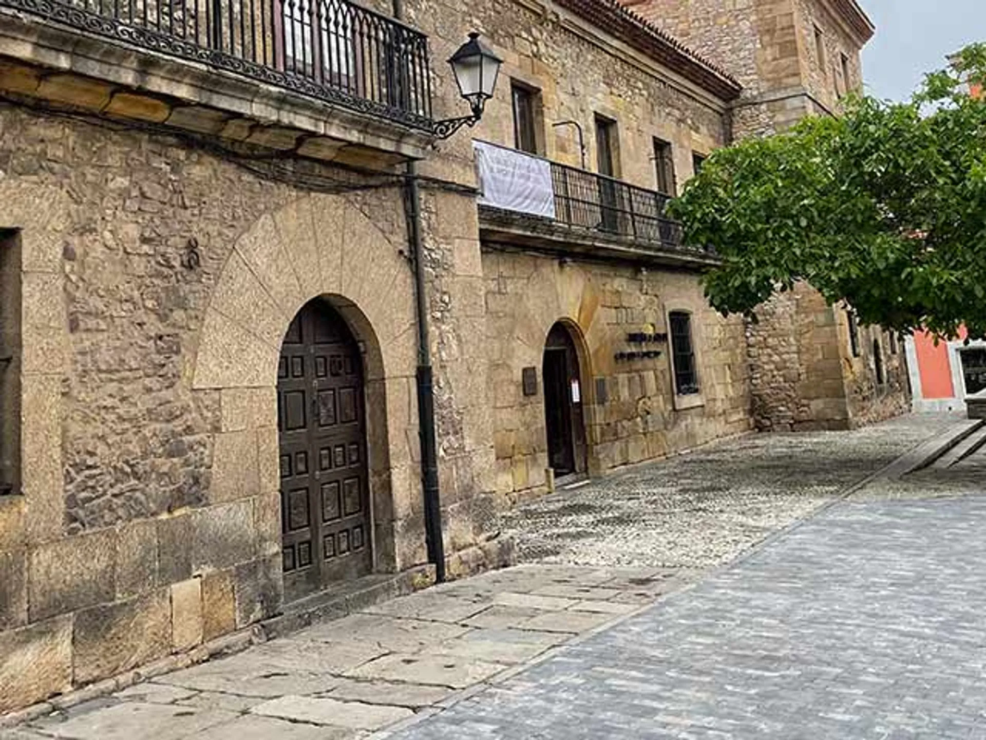 Edificio del Museo Casa Natal de Jovellanos en Gijón - Museos de Gijón - Qué ver en Gijón - Guía de Viajes Gijón - Buendía Tours