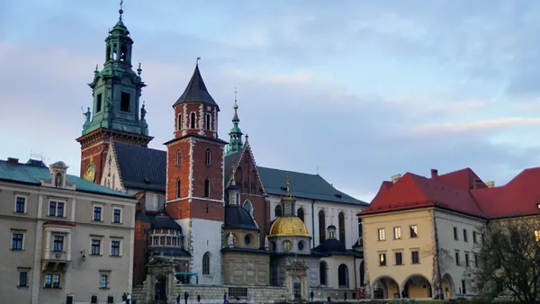 Qué hacer en Polonia, entre ciudades históricas, memoria, naturaleza y grandes escapadas