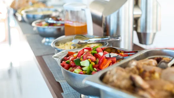 Este paseo incluye comida y bebidas para que puedas disfrutar a bordo.
