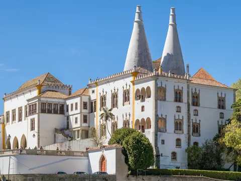 Palacio Nacional de Sintra con chimeneas gemelas, Sintra, Portugal