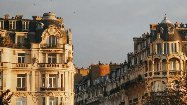 Edificios de estilo Haussmann en París