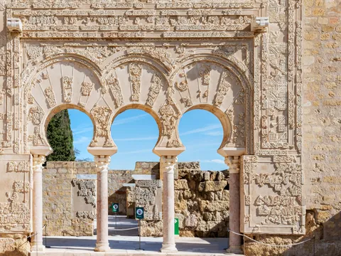 Puerta de la Casa Jafar en Medina Azahara, uno de los principales atractivos de esta histórica ciudad.