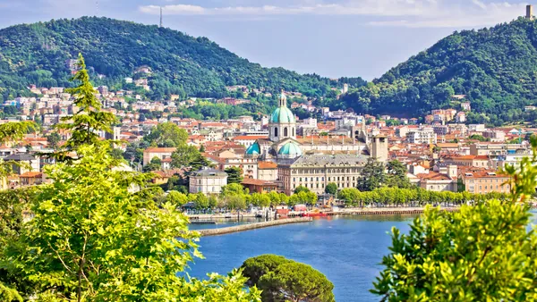 Vista panorámica de la ciudad de Como, Italia