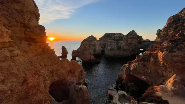 paseo en barco atardecer Algarve