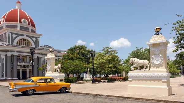 ayuntamiento-cienfuegos-excursion.jpg